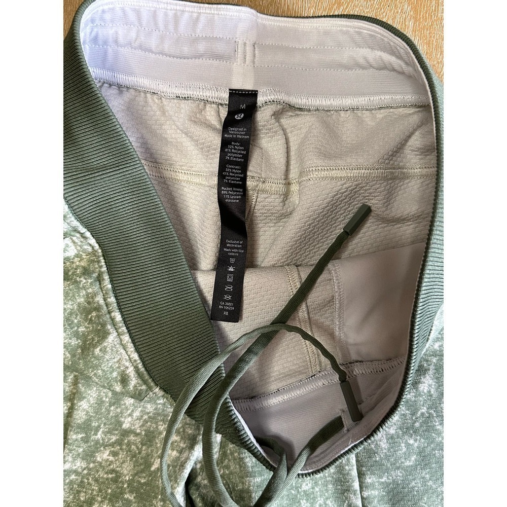 Lululemon‎ Textured Tech Pant - Picture 3 of 8